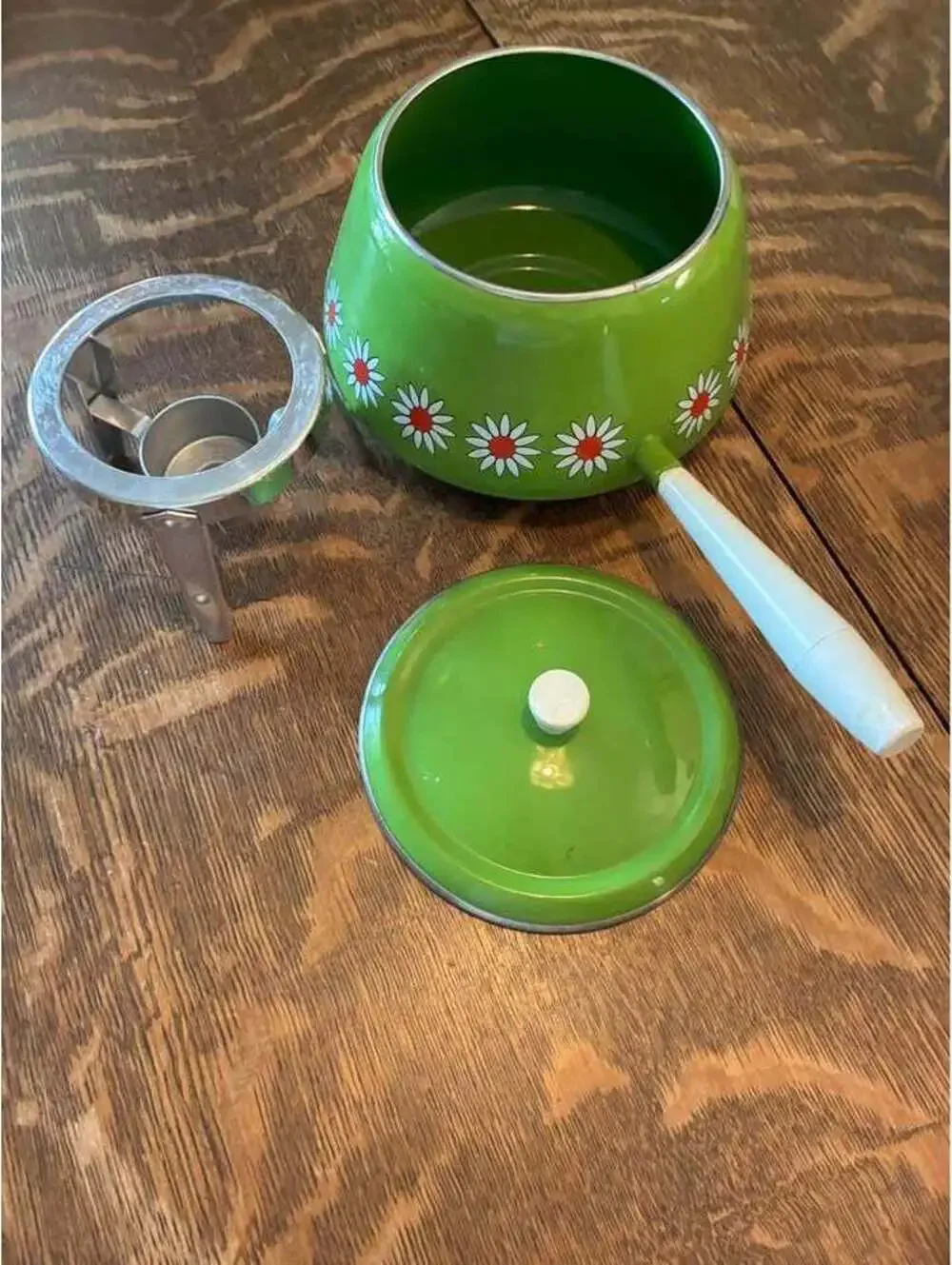 Retro enameled grass green & daisies fondue pot